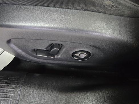 Used 2016 Chrysler 200 C w/ Navigation & Sound Group I image 25