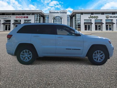 Used 2020 Jeep Grand Cherokee Altitude image 9