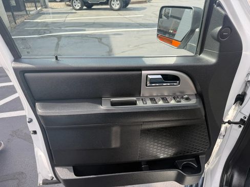 Used 2017 Ford Expedition EL XLT w/ Equipment Group 202A AWD/4WD image 10