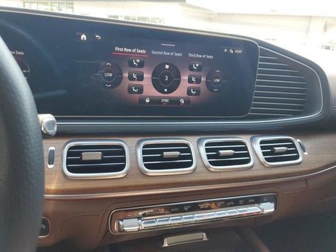 Used 2025 Mercedes-Benz GLS 450 4MATIC image 25