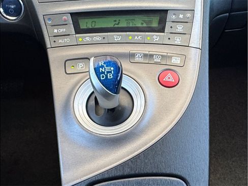 Used 2015 Toyota Prius Four FWD image 11