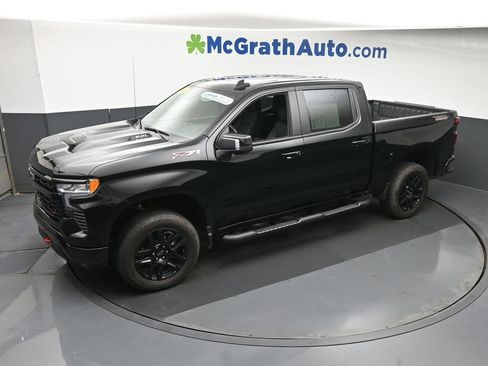 Used 2025 Chevrolet Silverado 1500 LT Trail Boss w/ Convenience Package II AWD/4WD image 22