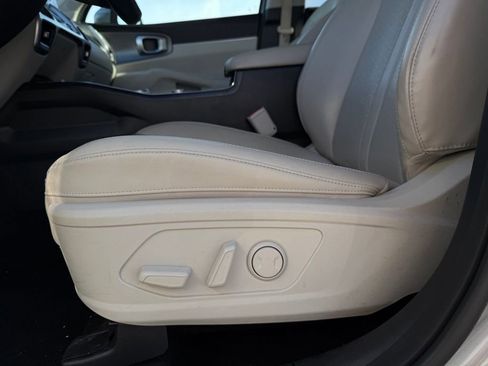 Used 2021 Kia Sorento EX FWD image 13