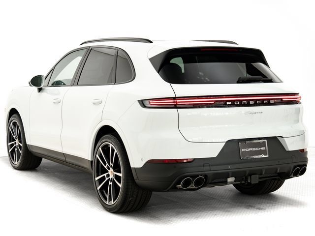 Certified 2026 Porsche Cayenne AWD/4WD image 3