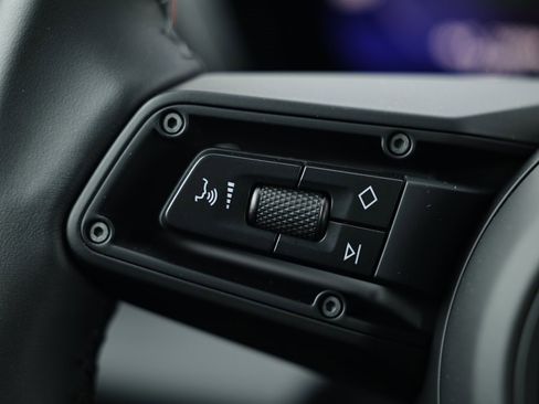 New 2025 Porsche Macan 4S Electric image 30