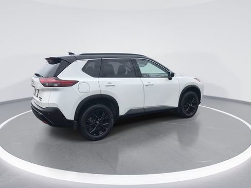 Used 2023 Nissan Rogue SV w/ SV Premium Package image 8