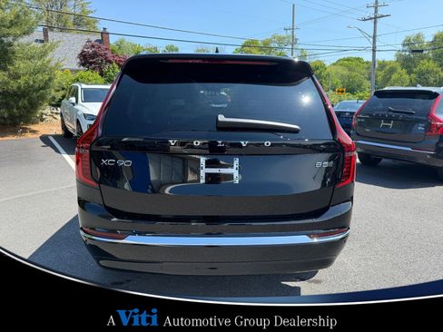 Used 2025 Volvo XC90 B5 Core w/ Climate Package image 7