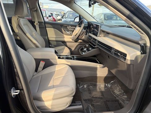 Certified 2022 Lincoln Corsair AWD w/ Equipment Group 101A image 15