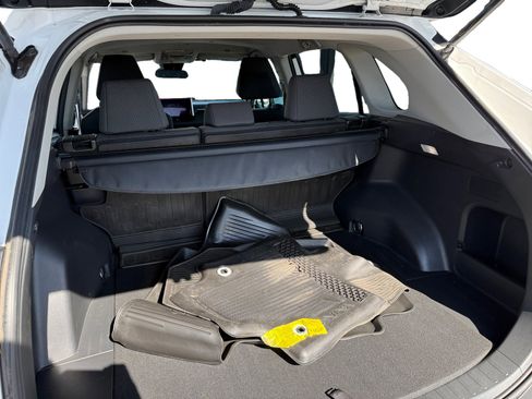 Used 2024 Toyota RAV4 LE image 9