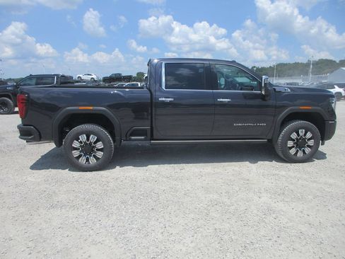 New 2026 GMC Sierra 2500 Denali w/ Denali Reserve Package AWD/4WD image 3