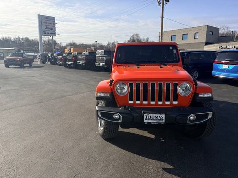 Used 2018 Jeep Wrangler Unlimited Sahara w/ Cold Weather Group image 2