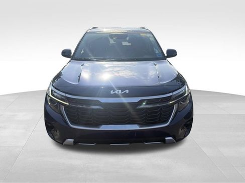 Used 2024 Kia Seltos EX AWD/4WD image 2