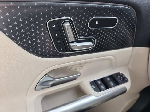 Used 2025 Mercedes-Benz GLA 250 image 13