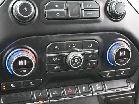 Used 2020 Chevrolet Silverado 1500 RST image 23