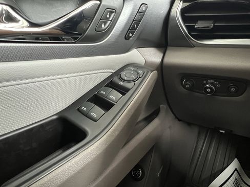 Used 2019 Chevrolet Traverse Premier AWD/4WD image 42