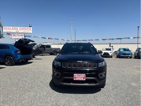 Used 2021 Jeep Compass Latitude w/ Sun and Sound Group AWD/4WD image 2