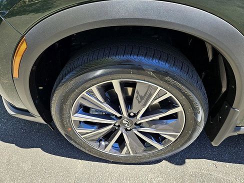 New 2026 INFINITI QX60 Luxe w/ Family Package image 18