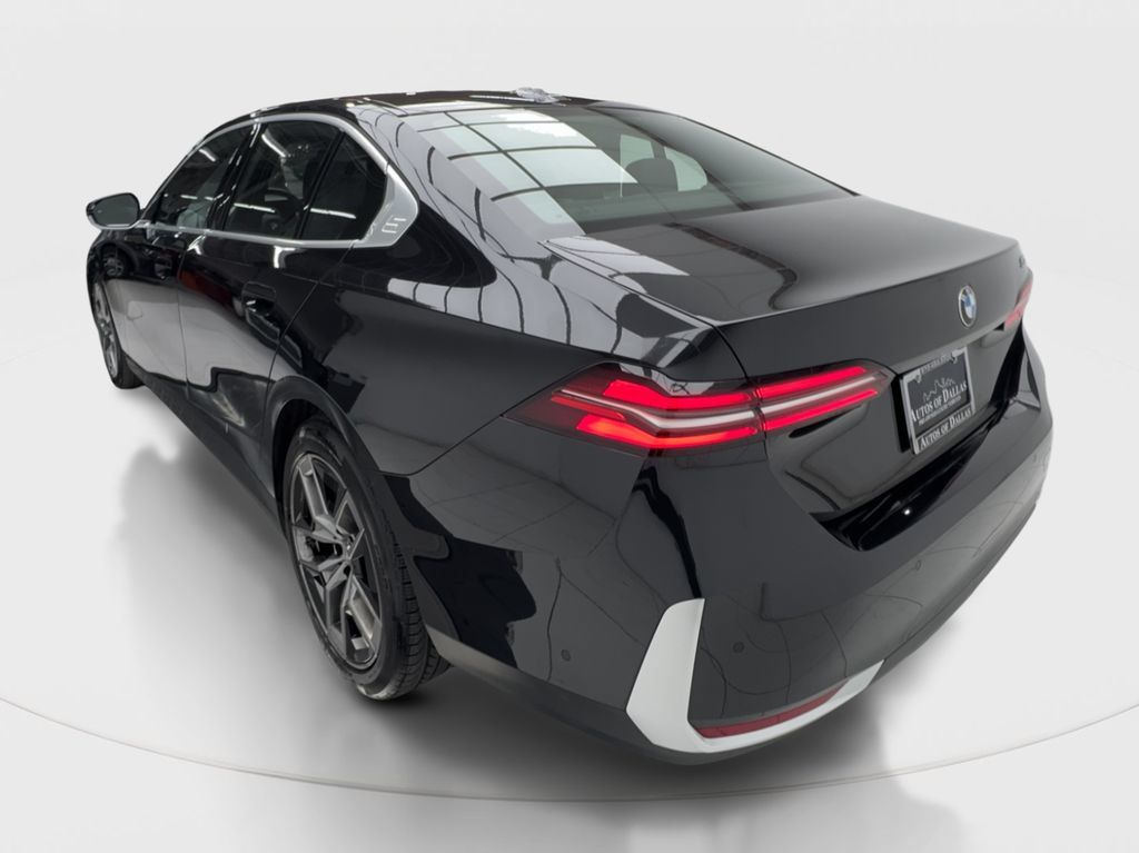 Used 2026 BMW 530i RWD image 10
