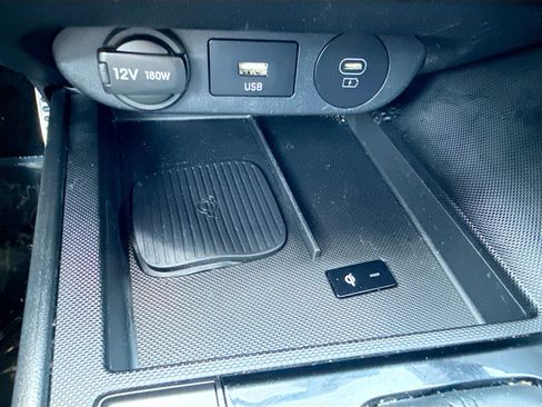 Used 2025 Hyundai Elantra Sport image 28