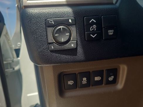 Used 2021 Lexus GX 460 Premium w/ Premium Package AWD/4WD image 12