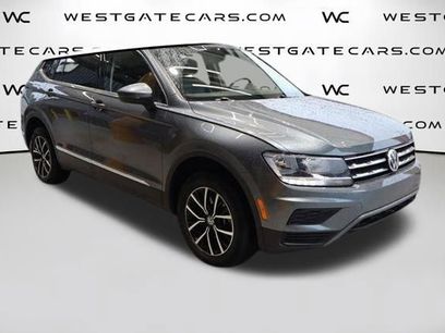 Used 2021 Volkswagen Tiguan SE w/ Panoramic Sunroof Package