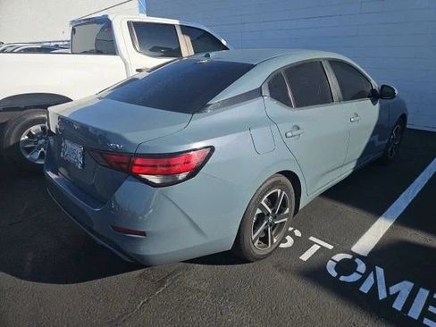Used 2024 Nissan Sentra SV FWD image 8
