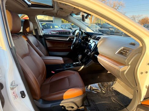 Used 2018 Subaru Outback 3.6R Touring AWD/4WD image 24