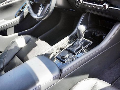 Used 2020 MAZDA MAZDA3 Premium 4dr Sedan image 13