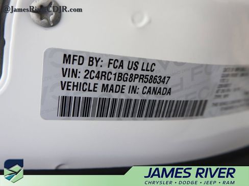 Used 2023 Chrysler Pacifica Touring-L image 41