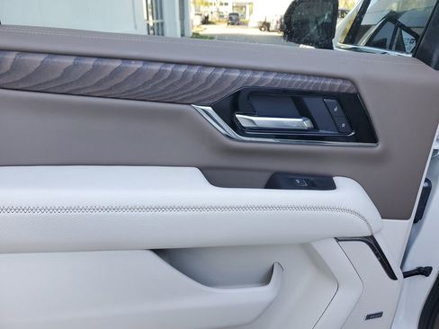 Certified 2025 GMC Yukon XL Denali image 16