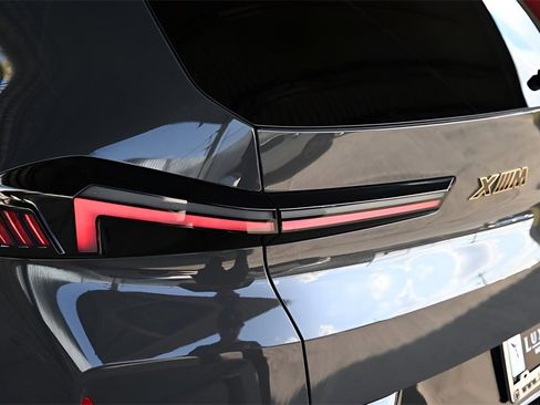 Used 2023 BMW XM image 9