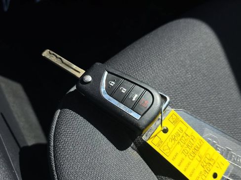 Used 2024 Toyota Corolla LE FWD image 27