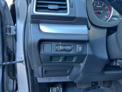 Used 2018 Subaru Forester 2.5i Premium w/ All-Weather Package image 27