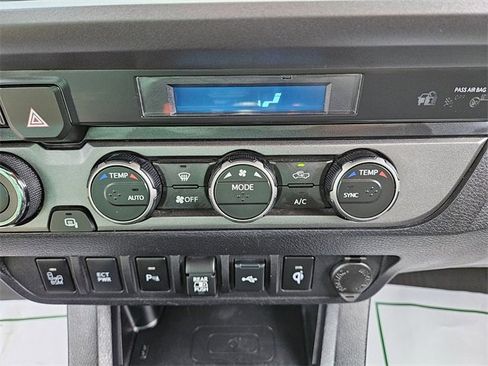 Used 2022 Toyota Tacoma TRD Off-Road w/ Technology Package image 23