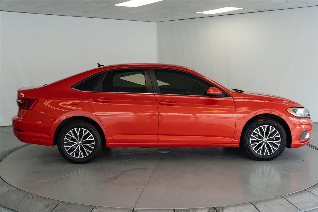 Used 2021 Volkswagen Jetta SE FWD image 9