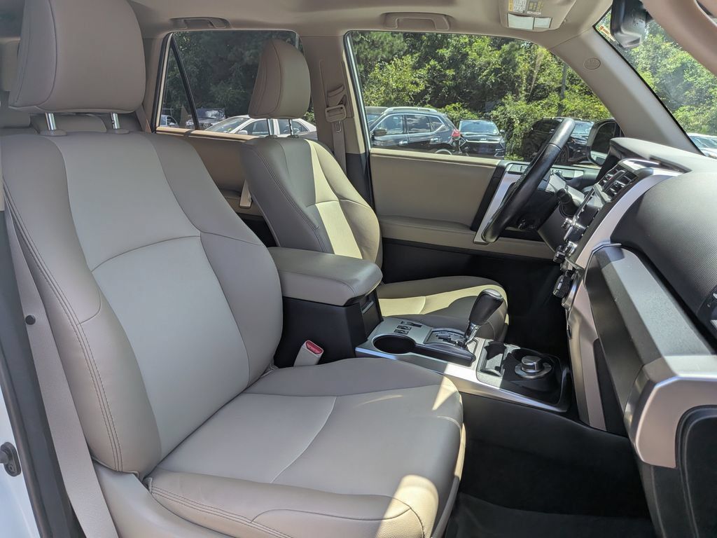 Used 2022 Toyota 4Runner SR5 Premium w/ Moonroof Package AWD/4WD image 30