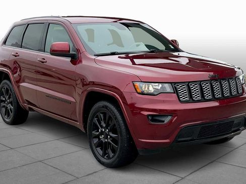 Used 2022 Jeep Grand Cherokee Laredo X image 2