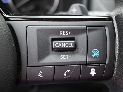 Used 2023 Nissan Rogue SV FWD image 16