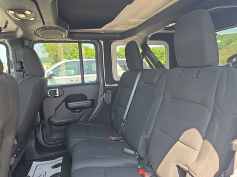 Used 2021 Jeep Wrangler Unlimited Sport AWD/4WD image 15