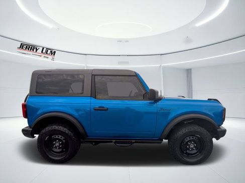 Used 2022 Ford Bronco Black Diamond AWD/4WD image 2