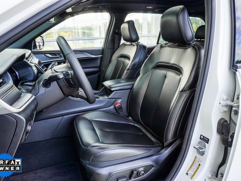 Used 2024 Jeep Grand Cherokee Limited 4xe image 22