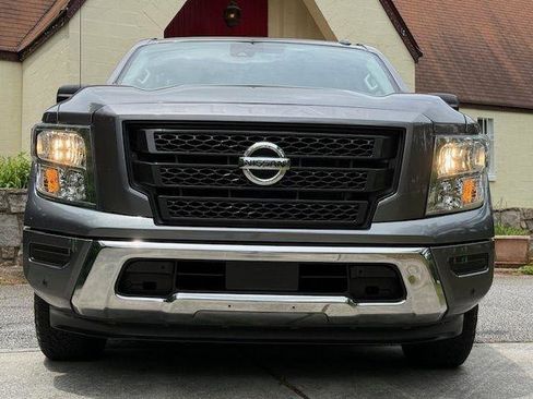 Used 2021 Nissan Titan SV w/ SV Convenience Package RWD image 14