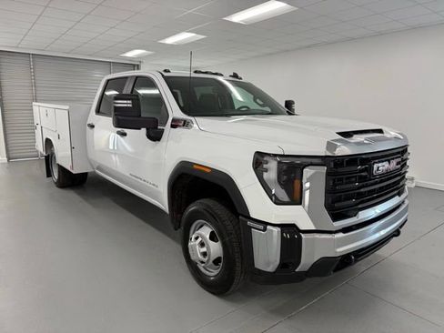 New 2026 GMC Sierra 3500 Pro w/ Convenience Package image 3