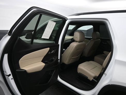 Used 2022 Chevrolet Traverse LT AWD/4WD image 14