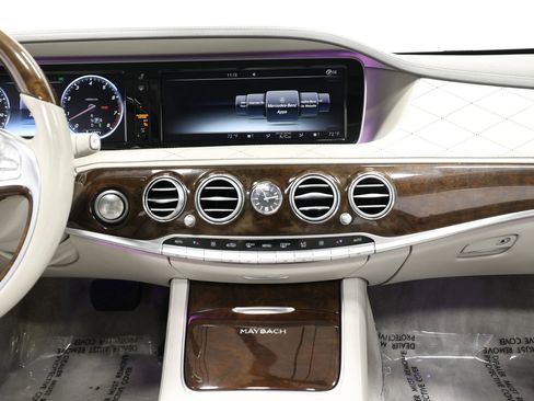Used 2016 Mercedes-Benz Maybach S 600 Sedan 4D image 37