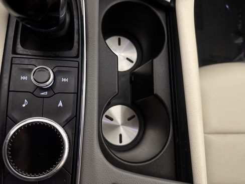 Used 2020 Cadillac XT6 Premium Luxury w/ LPO, Floor Liner Package image 23