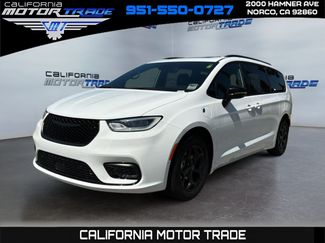 Used 2025 Chrysler Pacifica Premium FWD video 1