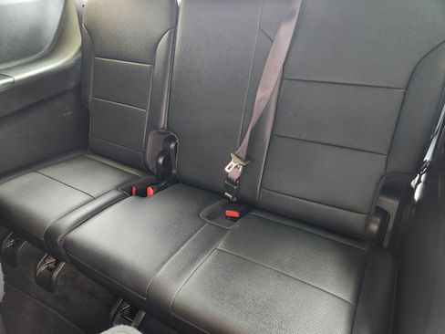 Used 2025 Chevrolet Traverse LT FWD image 33