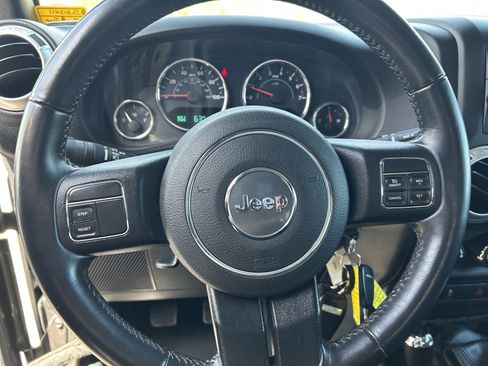 Used 2018 Jeep Wrangler Unlimited Sahara w/ Trailer Tow Group AWD/4WD image 15