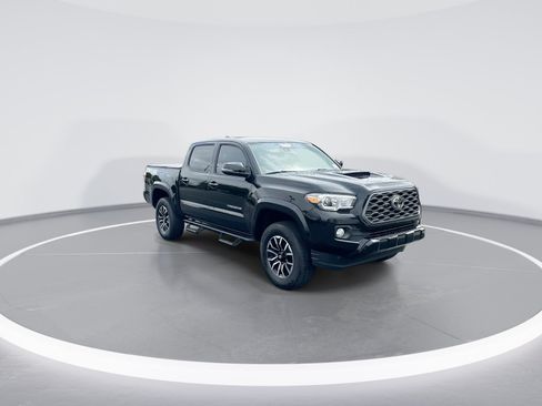 Used 2021 Toyota Tacoma TRD Sport AWD/4WD image 2